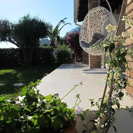 Feriehus Seafront Calista House With Garden Glifada