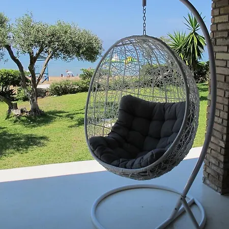Feriehus Seafront Calista House With Garden *