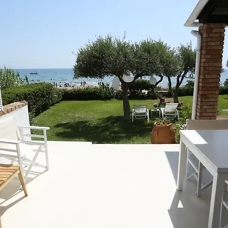 Seafront Calista House With Garden Feriehus Glifada