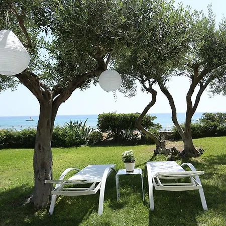Seafront Calista House With Garden Feriehus Glifada