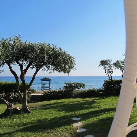 Holiday home Seafront Calista House With Garden