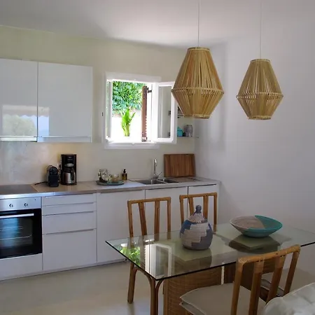 Seafront Calista House With Garden Σπίτι διακοπών Γλυφάδα