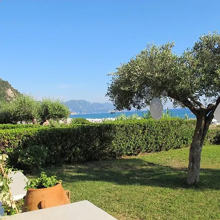 Seafront Calista House With Garden Σπίτι διακοπών