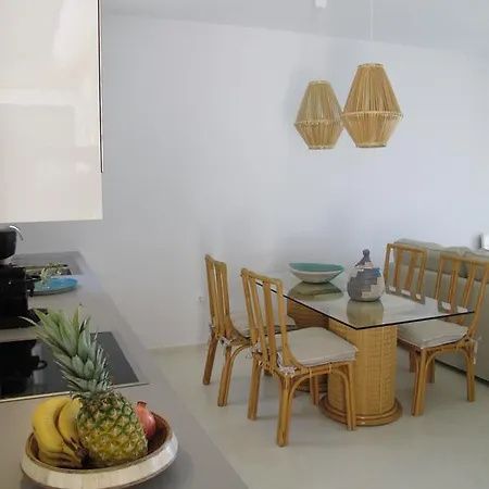Seafront Calista House With Garden Dom wakacyjny