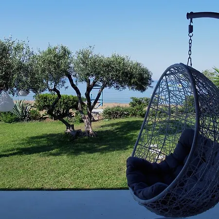 Seafront Calista House With Garden