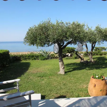 Seafront Calista House With Garden