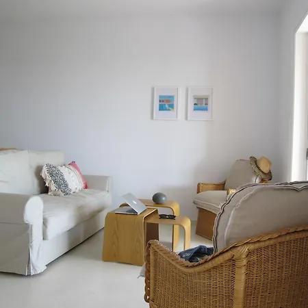 度假居 Seafront Calista House With Garden 格利法达