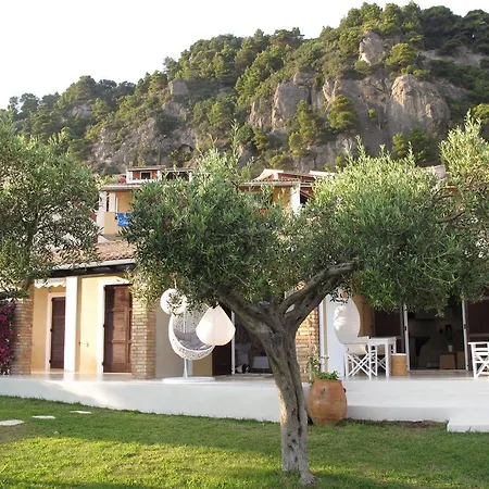 度假居 Seafront Calista House With Garden 格利法达